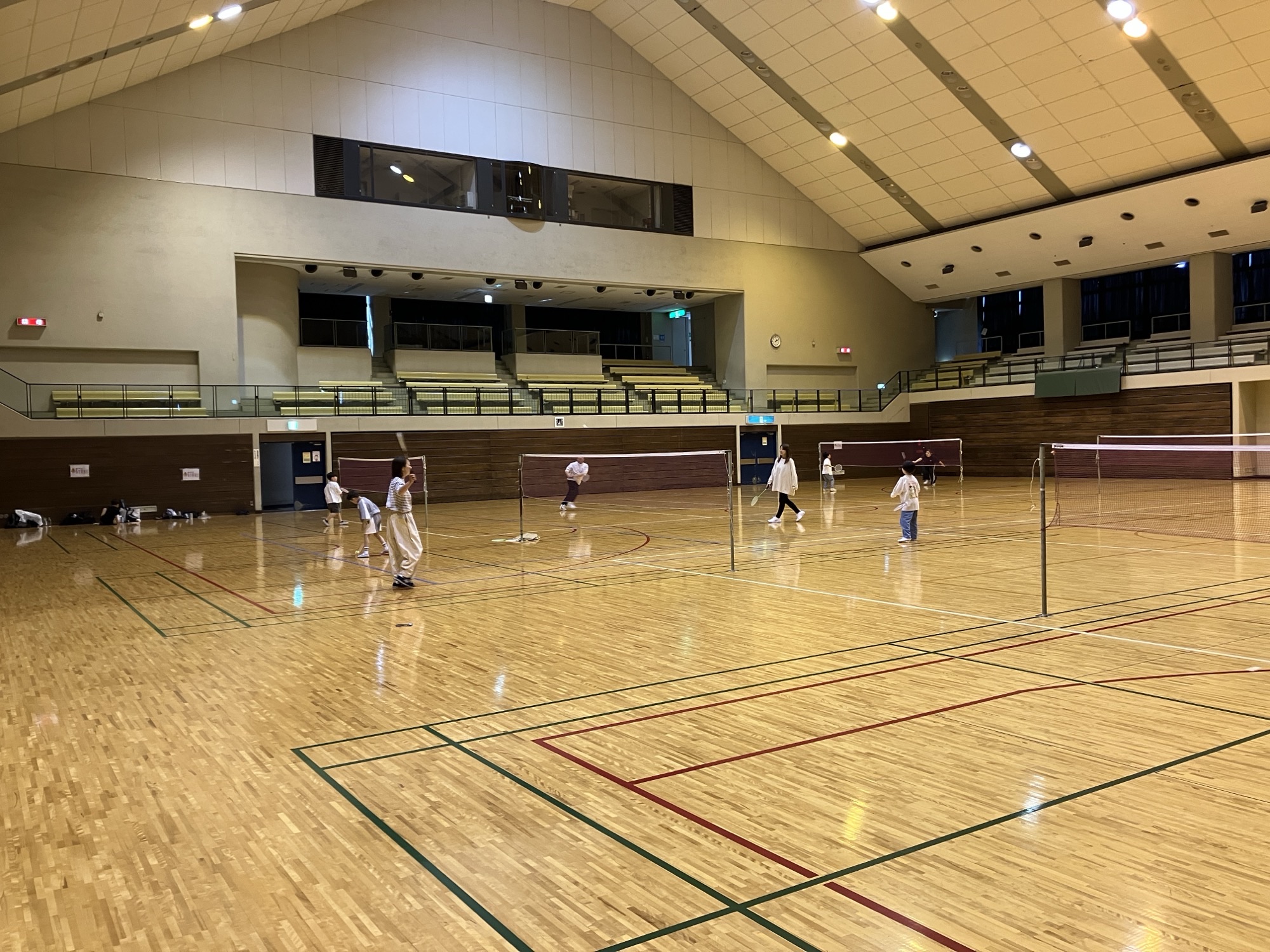 体育館 バドミントン 一般 開放